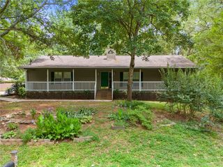 3592 Lakeview Drive, Gainesville, GA 30501