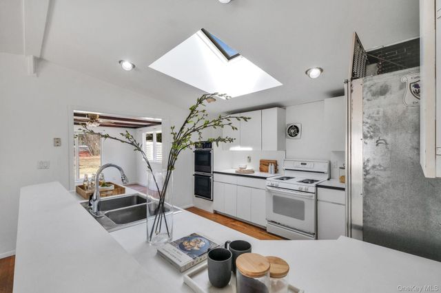 15 Community Road, Coram, NY 11727