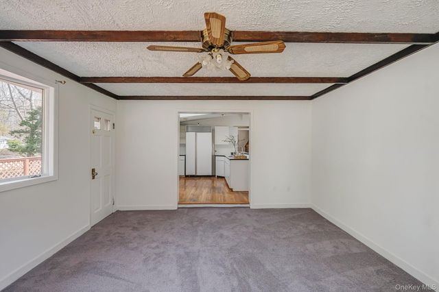 15 Community Road, Coram, NY 11727