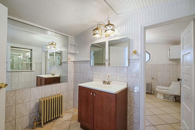 15 Community Road, Coram, NY 11727