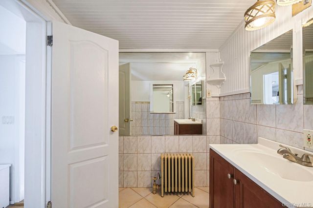 15 Community Road, Coram, NY 11727