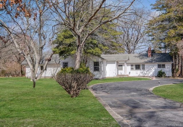 15 Community Road, Coram, NY 11727