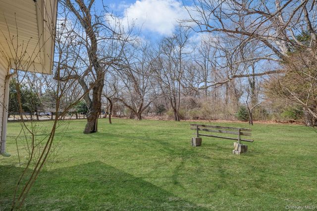 15 Community Road, Coram, NY 11727