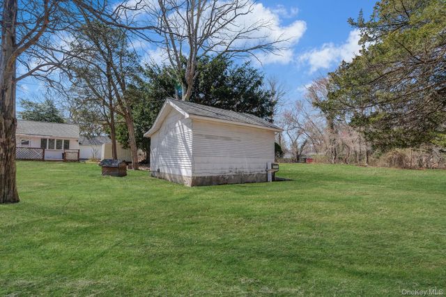 15 Community Road, Coram, NY 11727