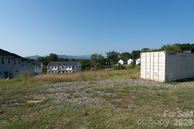 44 Bear Creek Road, Asheville, NC 28806