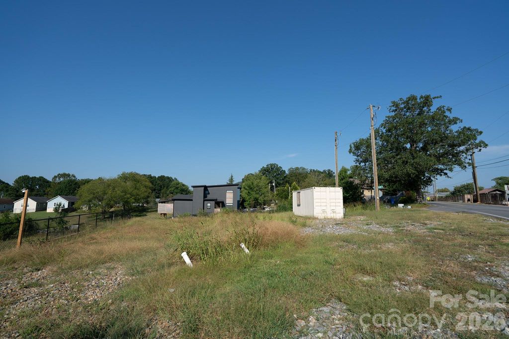 44 Bear Creek Road, Asheville, NC 28806