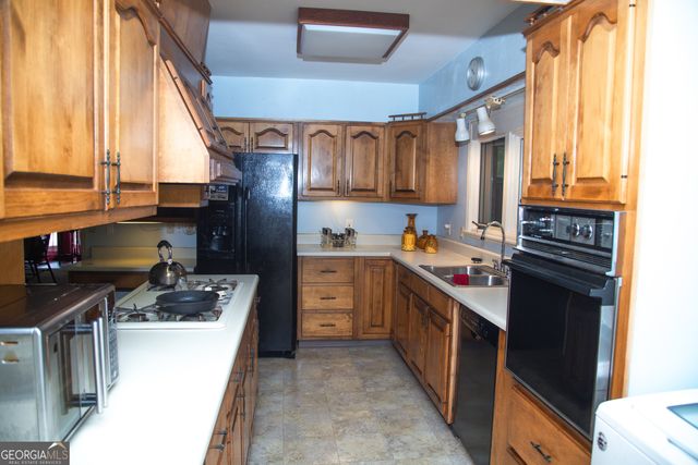 703 Greenwood Road, Thomaston, GA 30286