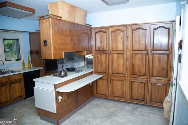 703 Greenwood Road, Thomaston, GA 30286