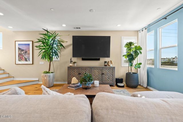 1095 Canal Street, Oxnard, CA 93035