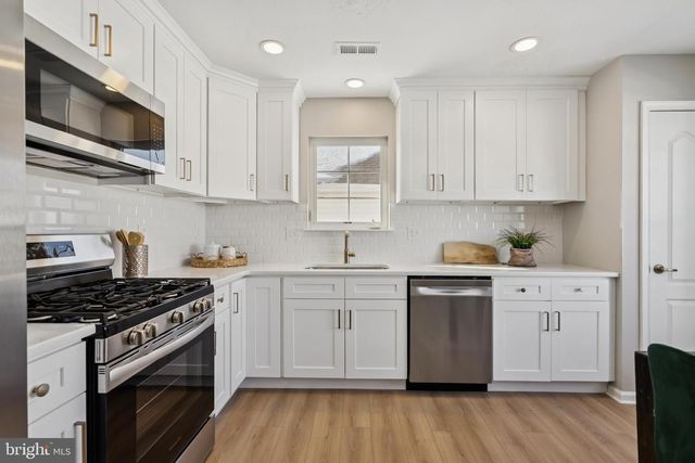 138 BLUE HERON DR, West Deptford, NJ 08086