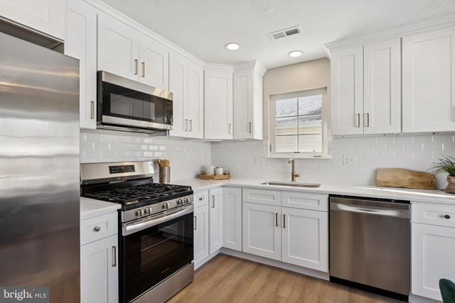 138 BLUE HERON DR, West Deptford, NJ 08086