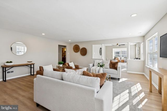 138 BLUE HERON DR, West Deptford, NJ 08086