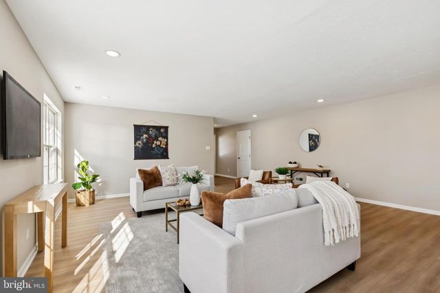 138 BLUE HERON DR, West Deptford, NJ 08086