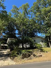 26 Soundview Drive, Eastchester, NY 10709