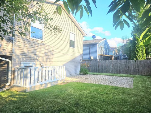 33616 N Evergreen Drive, Grayslake, IL 60030