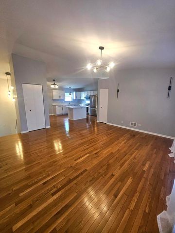 33616 N Evergreen Drive, Grayslake, IL 60030