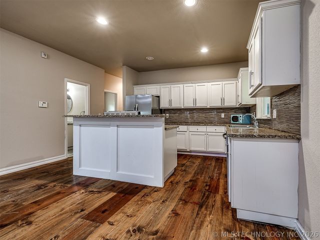 1233 N Cheyenne Avenue, Tulsa, OK 74106