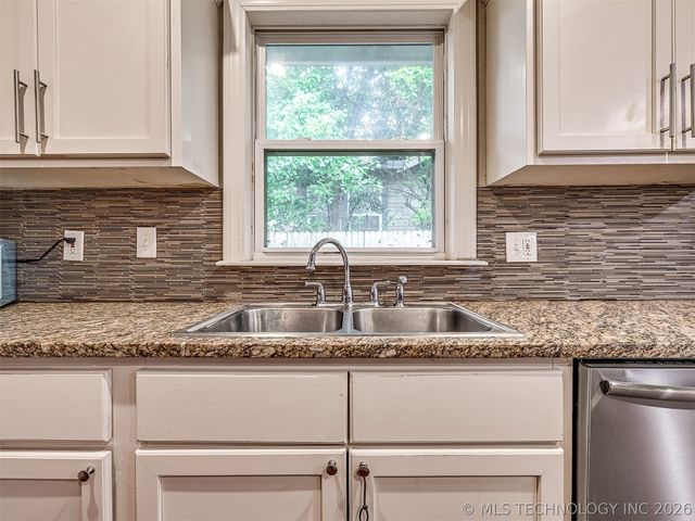 1233 N Cheyenne Avenue, Tulsa, OK 74106