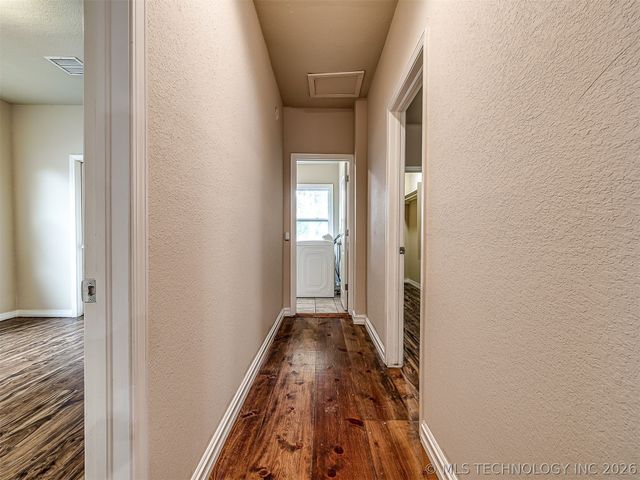 1233 N Cheyenne Avenue, Tulsa, OK 74106