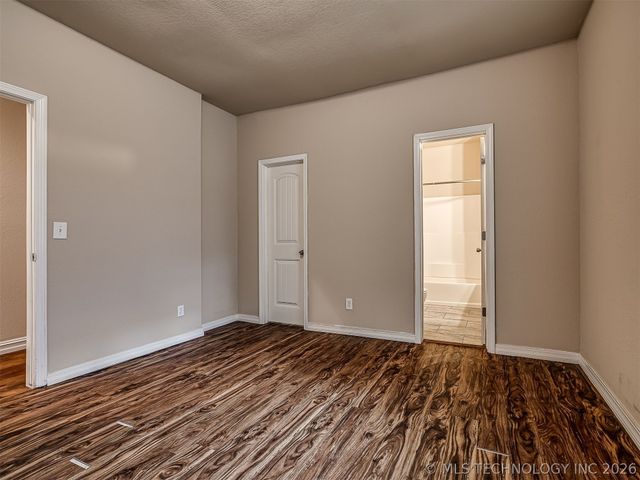 1233 N Cheyenne Avenue, Tulsa, OK 74106