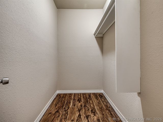 1233 N Cheyenne Avenue, Tulsa, OK 74106