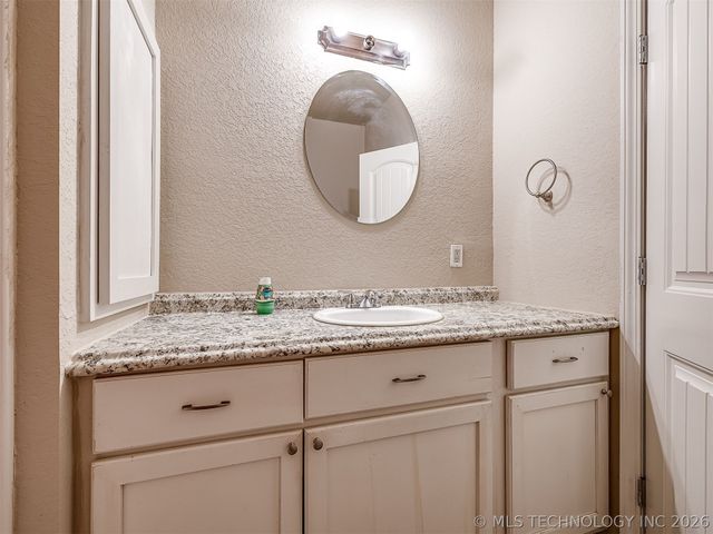1233 N Cheyenne Avenue, Tulsa, OK 74106