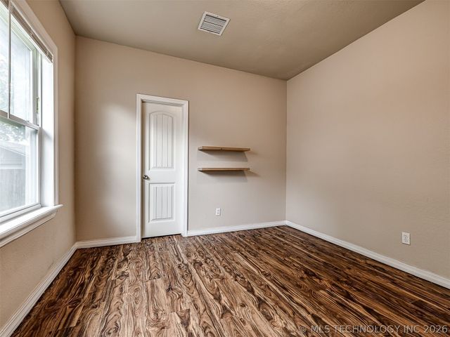 1233 N Cheyenne Avenue, Tulsa, OK 74106