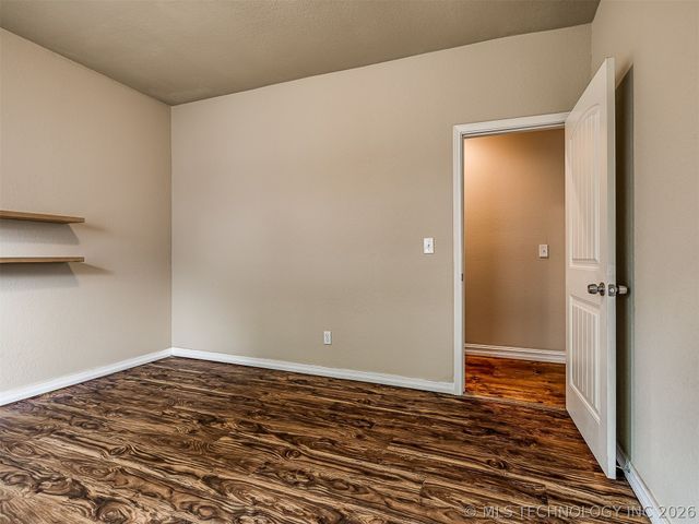 1233 N Cheyenne Avenue, Tulsa, OK 74106