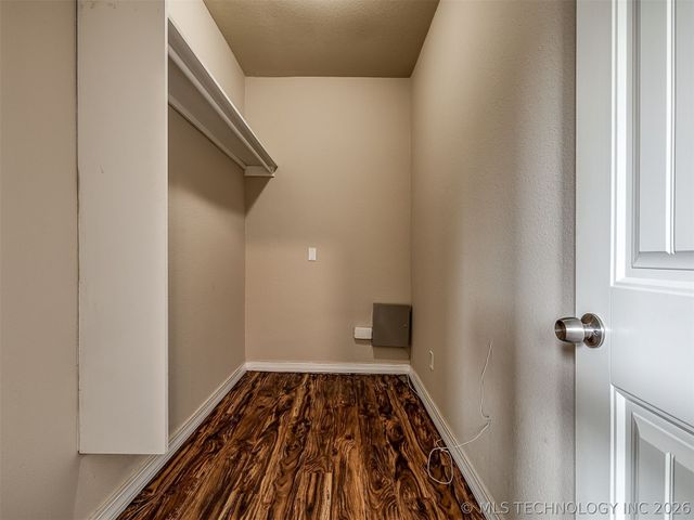 1233 N Cheyenne Avenue, Tulsa, OK 74106