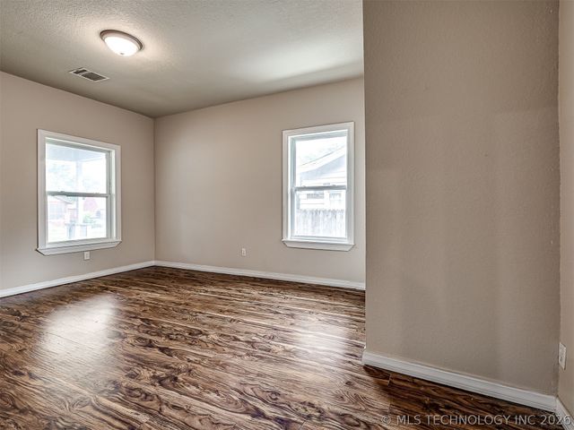 1233 N Cheyenne Avenue, Tulsa, OK 74106