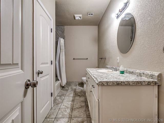 1233 N Cheyenne Avenue, Tulsa, OK 74106