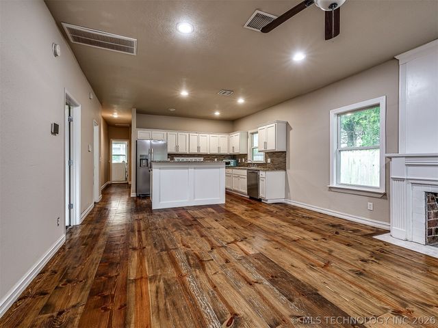1233 N Cheyenne Avenue, Tulsa, OK 74106