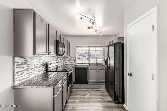 7522 E LOBO Avenue, Mesa, AZ 85209