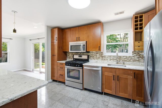 3 Karnell Court, Edison, NJ 08820