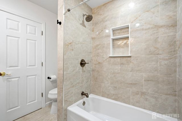 3 Karnell Court, Edison, NJ 08820