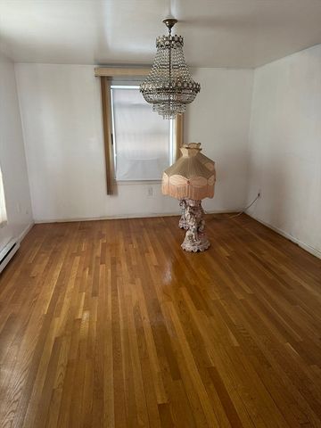 124 Beech St, Boston, MA 02131