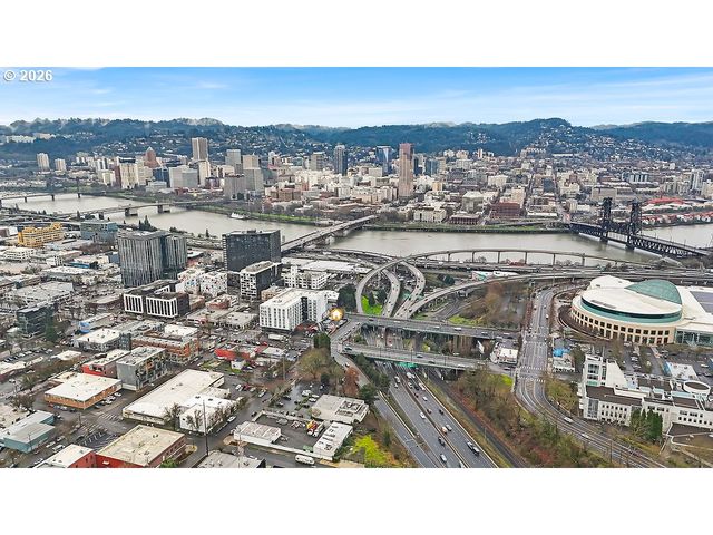 240 Ne M L KING Blvd, Portland, OR 97232