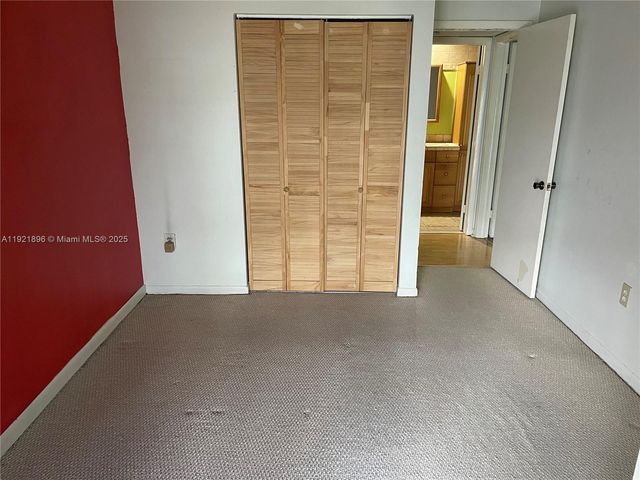 911 NE 199th St 203-14, Miami, FL 33179