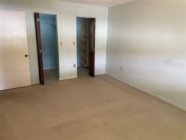 911 NE 199th St 203-14, Miami, FL 33179