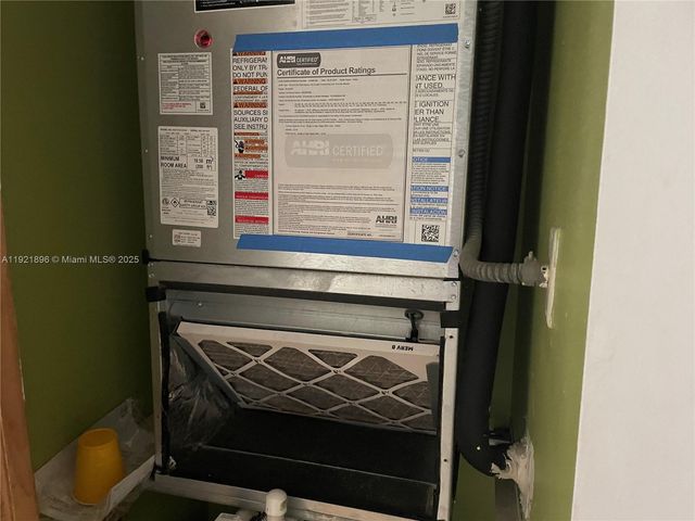 911 NE 199th St 203-14, Miami, FL 33179