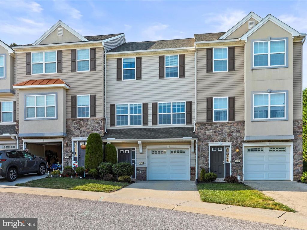 2458 SCHULTZ WAY #30, York, PA 17402