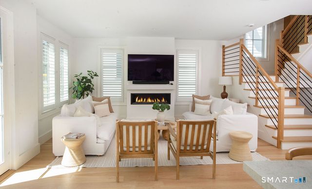 6 Down River Road B, New Canaan, CT 06840