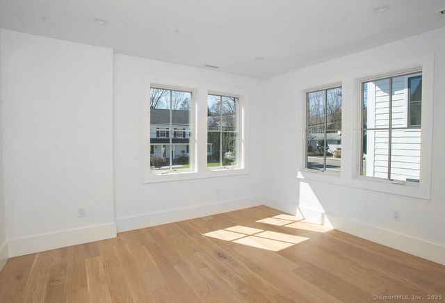 6 Down River Road B, New Canaan, CT 06840