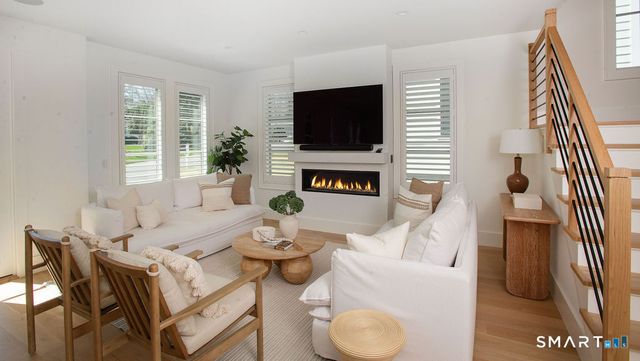 6 Down River Road B, New Canaan, CT 06840