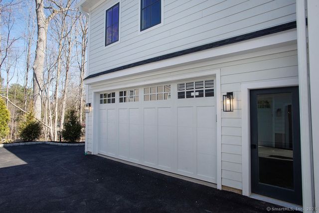 6 Down River Road B, New Canaan, CT 06840