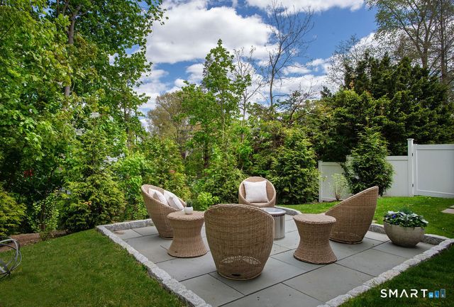 6 Down River Road B, New Canaan, CT 06840