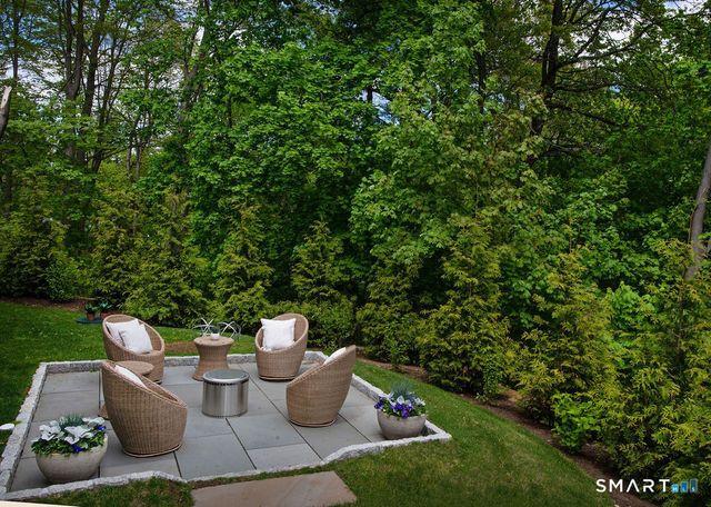 6 Down River Road B, New Canaan, CT 06840