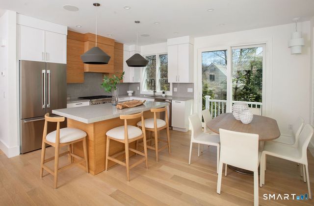 6 Down River Road B, New Canaan, CT 06840