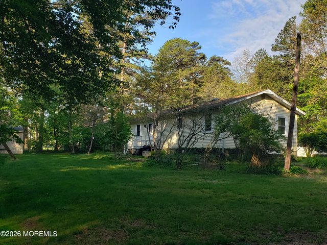 689 Freehold Road, Jackson, NJ 08527