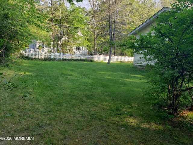 689 Freehold Road, Jackson, NJ 08527